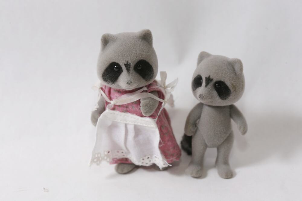 1980s Sylvanian Families Chestnut Racoon Gray Flocked Dolls ~ 260914-WH 1358